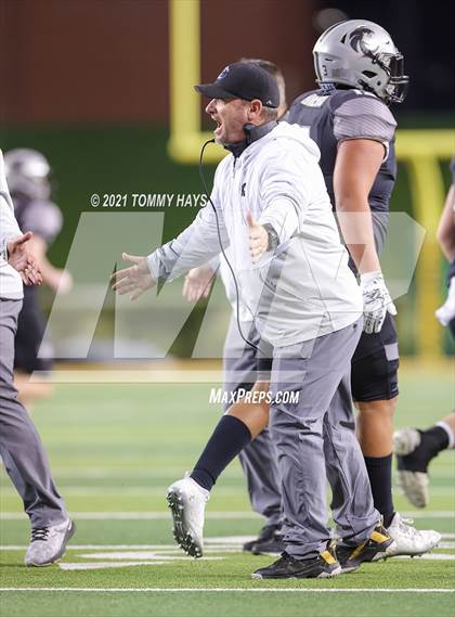 Thumbnail 2 in Guyer vs. Tomball (UIL 6A DII Semifinal) photogallery.