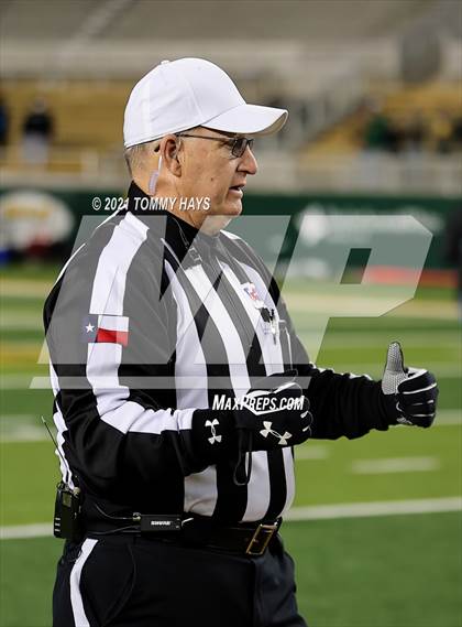 Thumbnail 3 in Guyer vs. Tomball (UIL 6A DII Semifinal) photogallery.