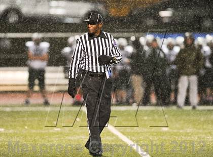 Thumbnail 1 in DeSoto @ Hillsboro (MSHSAA District Playoff) photogallery.