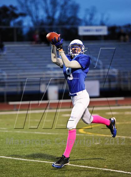 Thumbnail 2 in DeSoto @ Hillsboro (MSHSAA District Playoff) photogallery.