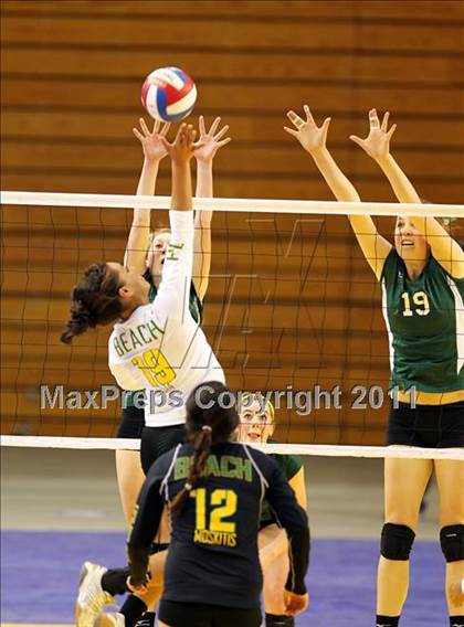 Thumbnail 1 in Long Beach Poly vs. Palo Alto (CIF D1 State Final) photogallery.