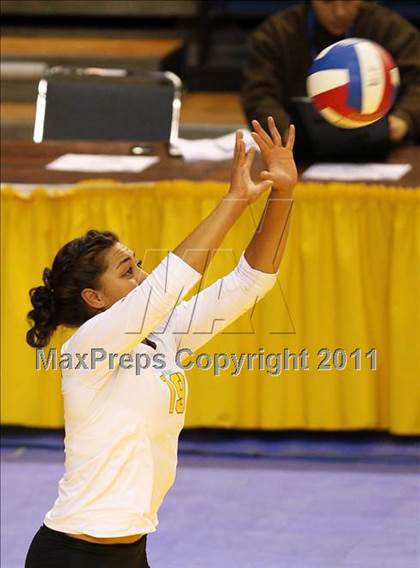 Thumbnail 2 in Long Beach Poly vs. Palo Alto (CIF D1 State Final) photogallery.