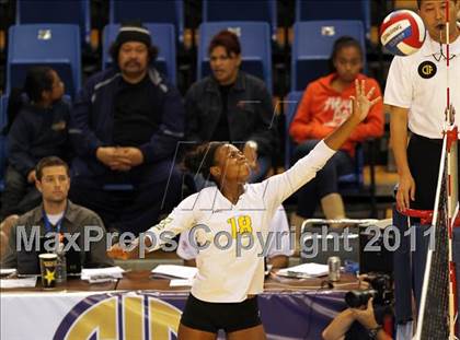 Thumbnail 2 in Long Beach Poly vs. Palo Alto (CIF D1 State Final) photogallery.