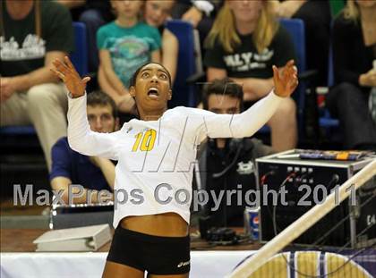 Thumbnail 1 in Long Beach Poly vs. Palo Alto (CIF D1 State Final) photogallery.