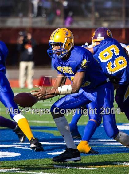 Thumbnail 3 in Long Beach Poly vs. Palo Alto (CIF D1 State Final) photogallery.