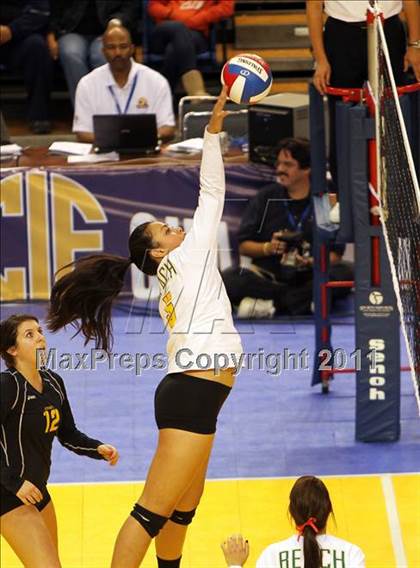Thumbnail 1 in Long Beach Poly vs. Palo Alto (CIF D1 State Final) photogallery.