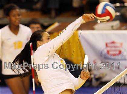 Thumbnail 2 in Long Beach Poly vs. Palo Alto (CIF D1 State Final) photogallery.
