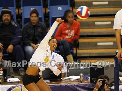 Thumbnail 2 in Long Beach Poly vs. Palo Alto (CIF D1 State Final) photogallery.