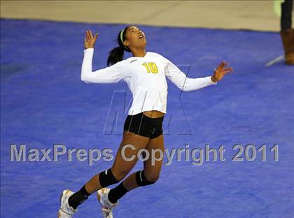 Thumbnail 3 in Long Beach Poly vs. Palo Alto (CIF D1 State Final) photogallery.