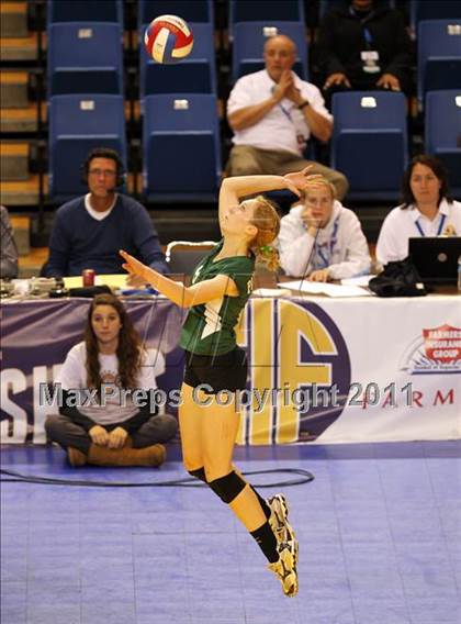 Thumbnail 3 in Long Beach Poly vs. Palo Alto (CIF D1 State Final) photogallery.