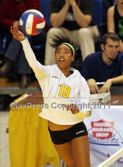 Thumbnail 3 in Long Beach Poly vs. Palo Alto (CIF D1 State Final) photogallery.