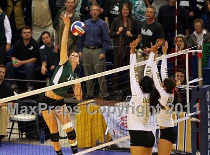 Thumbnail 2 in Long Beach Poly vs. Palo Alto (CIF D1 State Final) photogallery.