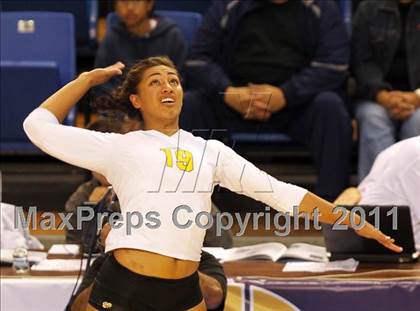 Thumbnail 3 in Long Beach Poly vs. Palo Alto (CIF D1 State Final) photogallery.