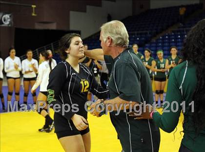 Thumbnail 3 in Long Beach Poly vs. Palo Alto (CIF D1 State Final) photogallery.