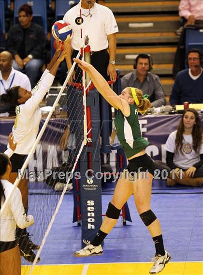 Thumbnail 2 in Long Beach Poly vs. Palo Alto (CIF D1 State Final) photogallery.