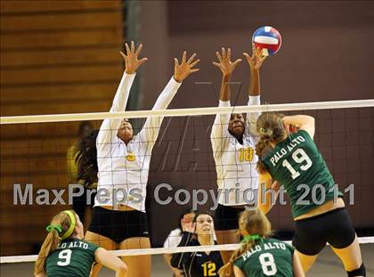 Thumbnail 3 in Long Beach Poly vs. Palo Alto (CIF D1 State Final) photogallery.