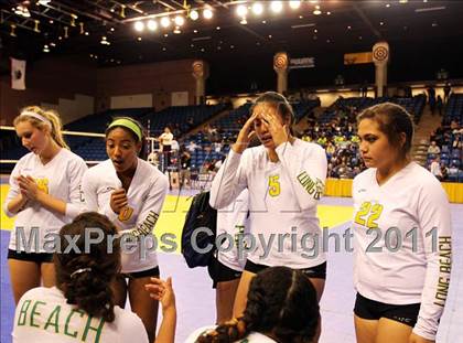 Thumbnail 2 in Long Beach Poly vs. Palo Alto (CIF D1 State Final) photogallery.