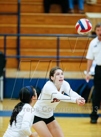Thumbnail 3 in Flower Mound vs Rowlett (Arlington Invitational Tournament) photogallery.