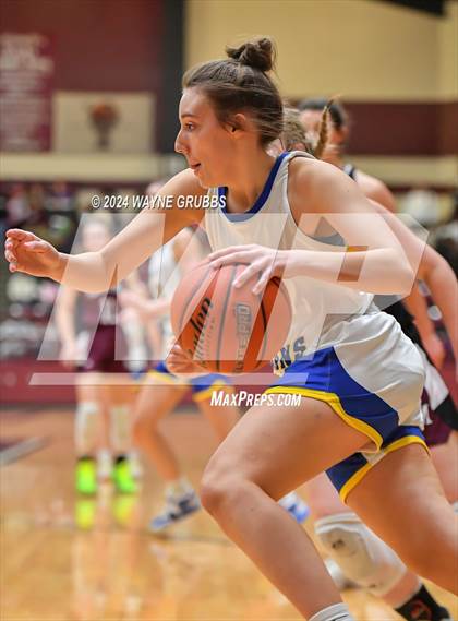 Thumbnail 2 in Martins Mill vs. Lipan (Holiday Hoops Tournament) photogallery.