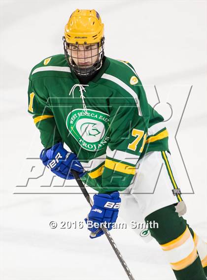Thumbnail 2 in West Seneca East vs. Lewiston-Porter photogallery.