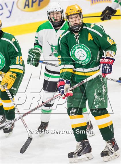 Thumbnail 2 in West Seneca East vs. Lewiston-Porter photogallery.