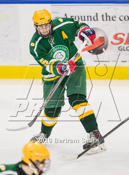 Thumbnail 3 in West Seneca East vs. Lewiston-Porter photogallery.