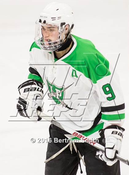 Thumbnail 3 in West Seneca East vs. Lewiston-Porter photogallery.