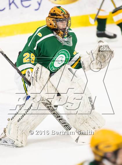 Thumbnail 3 in West Seneca East vs. Lewiston-Porter photogallery.