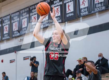 Thumbnail 3 in 'Iolani vs Etiwanda (Iolani Classic) photogallery.