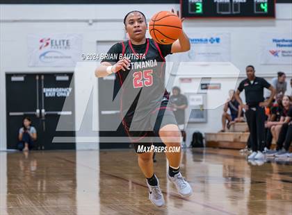 Thumbnail 2 in 'Iolani vs Etiwanda (Iolani Classic) photogallery.
