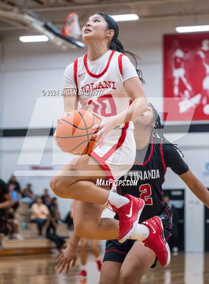 Thumbnail 3 in 'Iolani vs Etiwanda (Iolani Classic) photogallery.