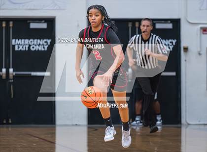 Thumbnail 1 in 'Iolani vs Etiwanda (Iolani Classic) photogallery.