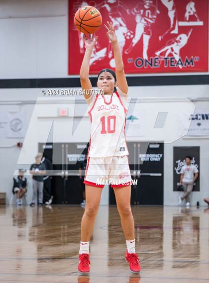 Thumbnail 3 in 'Iolani vs Etiwanda (Iolani Classic) photogallery.