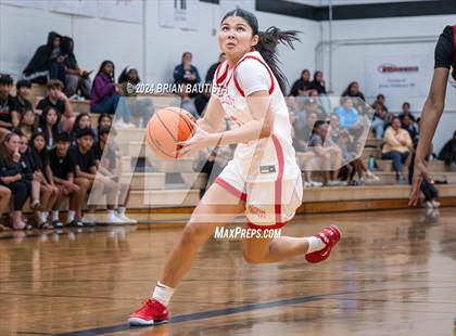 Thumbnail 3 in 'Iolani vs Etiwanda (Iolani Classic) photogallery.