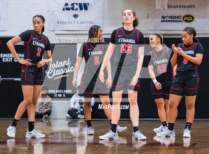 Thumbnail 1 in 'Iolani vs Etiwanda (Iolani Classic) photogallery.