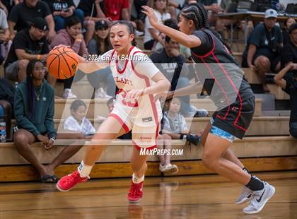 Thumbnail 1 in 'Iolani vs Etiwanda (Iolani Classic) photogallery.