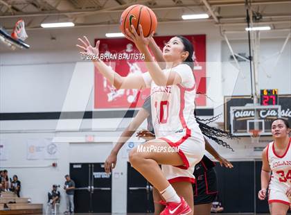 Thumbnail 3 in 'Iolani vs Etiwanda (Iolani Classic) photogallery.