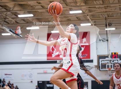 Thumbnail 1 in 'Iolani vs Etiwanda (Iolani Classic) photogallery.