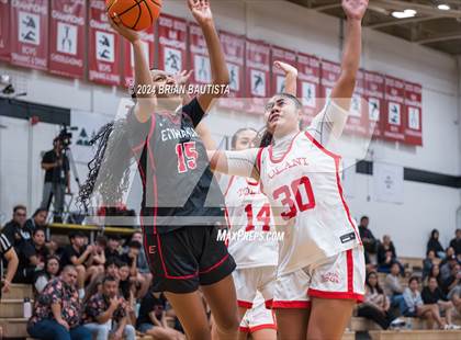 Thumbnail 2 in 'Iolani vs Etiwanda (Iolani Classic) photogallery.