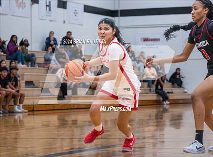 Thumbnail 1 in 'Iolani vs Etiwanda (Iolani Classic) photogallery.
