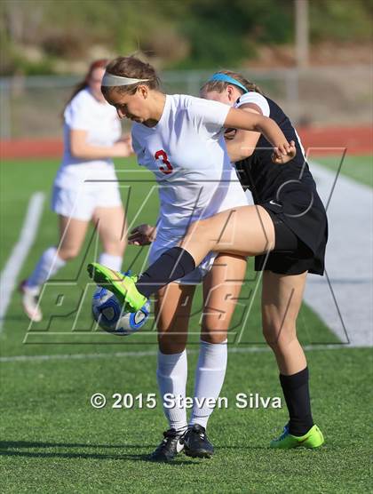 Thumbnail 3 in Oaks Christian vs. Cathedral Catholic (CIF D3 SoCal Regional Final) photogallery.
