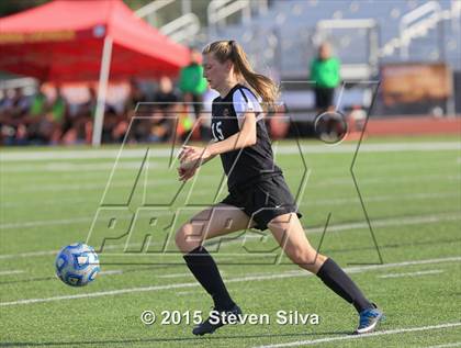 Thumbnail 3 in Oaks Christian vs. Cathedral Catholic (CIF D3 SoCal Regional Final) photogallery.