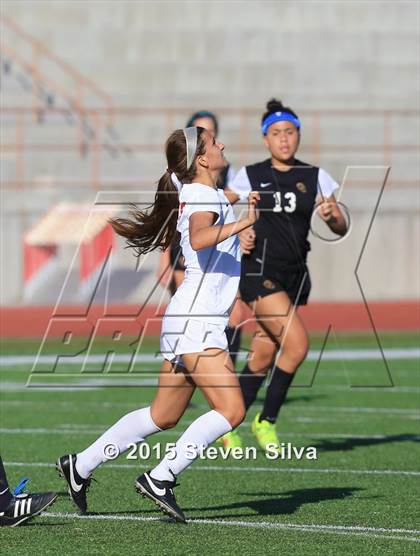 Thumbnail 3 in Oaks Christian vs. Cathedral Catholic (CIF D3 SoCal Regional Final) photogallery.