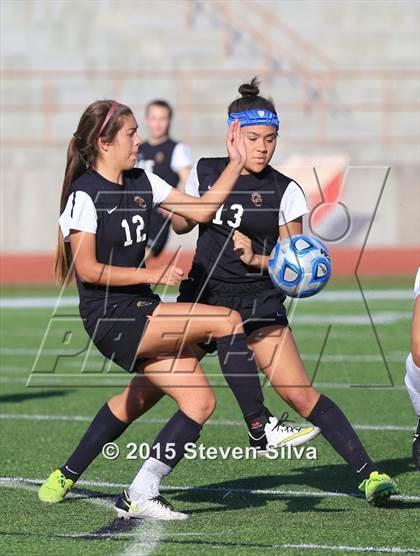 Thumbnail 3 in Oaks Christian vs. Cathedral Catholic (CIF D3 SoCal Regional Final) photogallery.