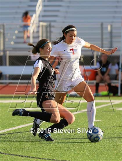 Thumbnail 3 in Oaks Christian vs. Cathedral Catholic (CIF D3 SoCal Regional Final) photogallery.
