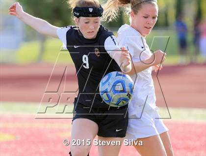 Thumbnail 3 in Oaks Christian vs. Cathedral Catholic (CIF D3 SoCal Regional Final) photogallery.