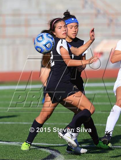 Thumbnail 1 in Oaks Christian vs. Cathedral Catholic (CIF D3 SoCal Regional Final) photogallery.