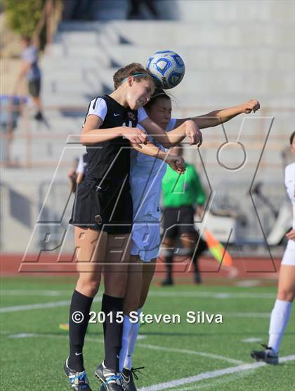 Thumbnail 3 in Oaks Christian vs. Cathedral Catholic (CIF D3 SoCal Regional Final) photogallery.