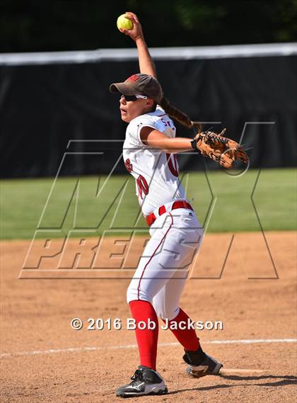 Thumbnail 3 in Yough vs General McLane (PIAA Class AAA 1st Round) photogallery.