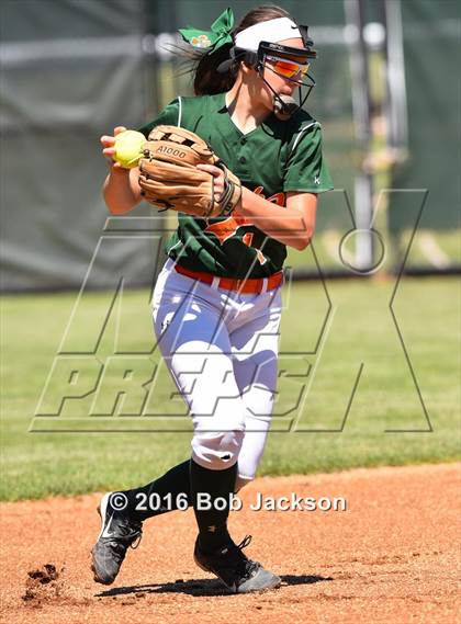 Thumbnail 2 in Yough vs General McLane (PIAA Class AAA 1st Round) photogallery.